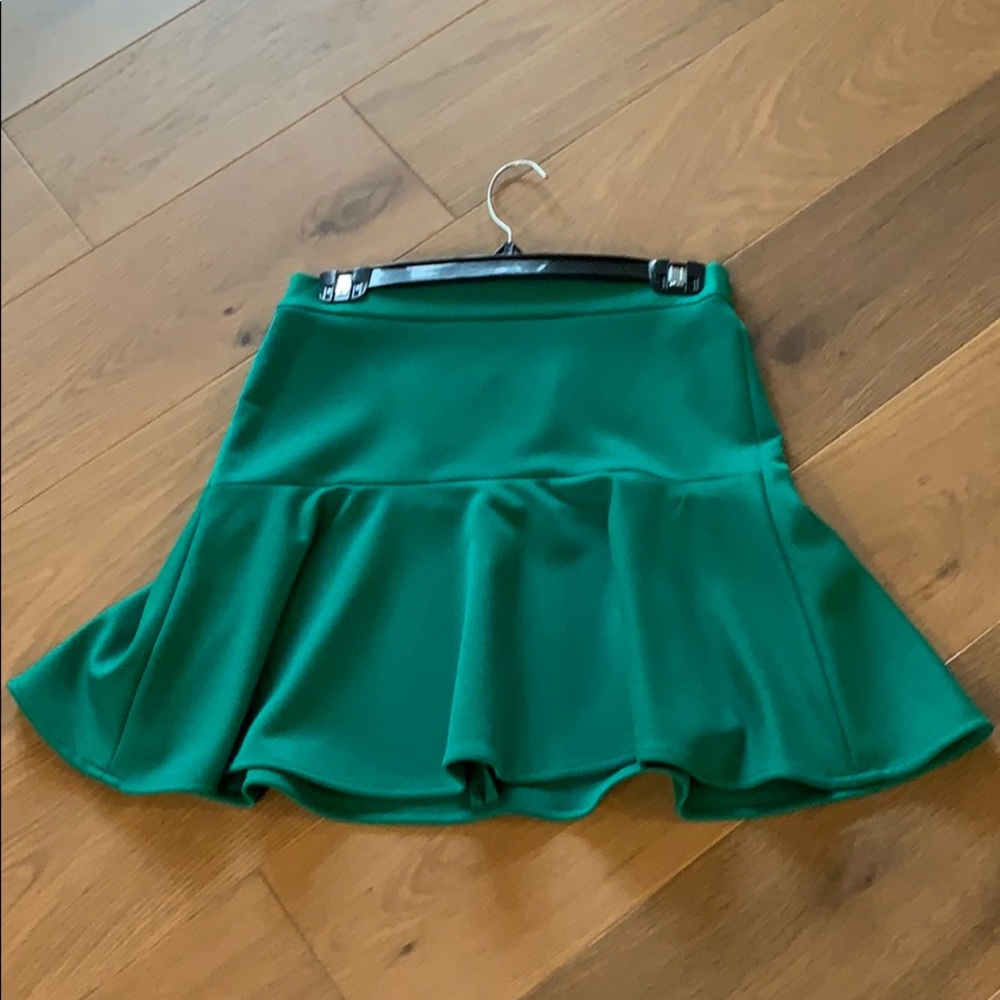 Cute and flirty green skirt